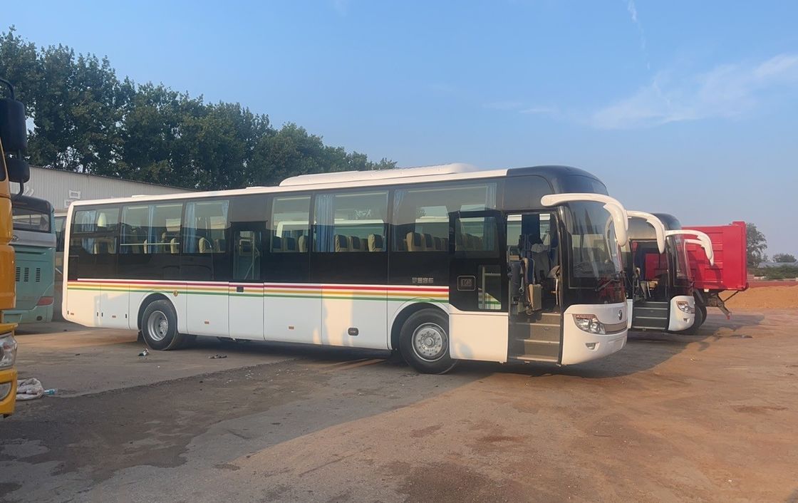 62-Sitzer Luxus-Busbus in Afrika stark renoviert mit 4-6-Liter-Motorkapazität