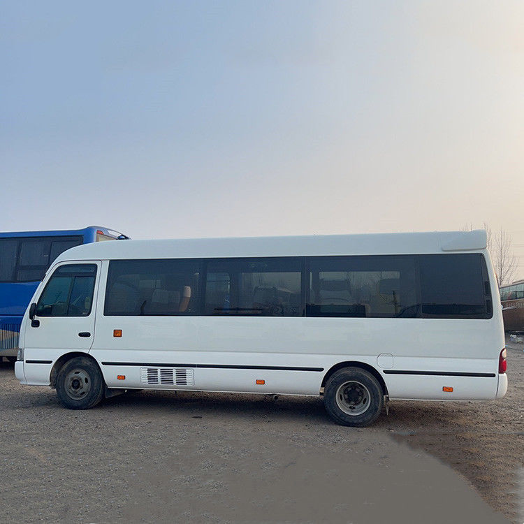 30 Sitzplätze Gebraucht Toyota Coaster Bus mit maximaler Leistung von 113/5200kw und Sitzplatzkapazität von 30