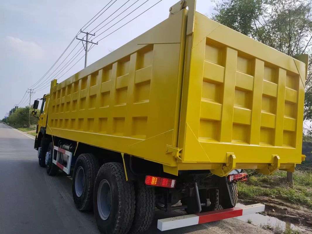 Gebrauchtes Howo 8x4 12 Räder Dump Trucks 375 PS Dieselmotor Sandspender Truck ohne ESC
