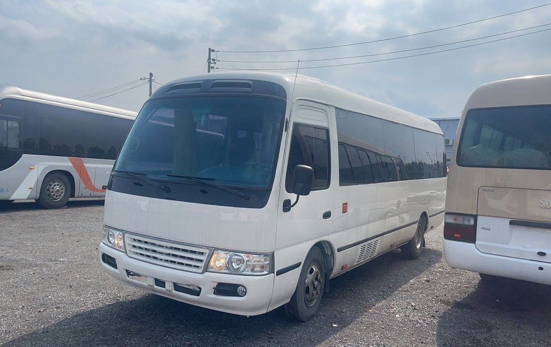 In gutem Zustand 30 Sitze Gebraucht-Toyota-Straßenbus mit G.V.W. 5900kg und EURO 3 Emission