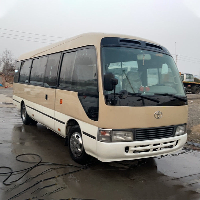Gebrauchtes Toyota Coaster Bus mit 3300 mm Radstütze und 30 Sitzen