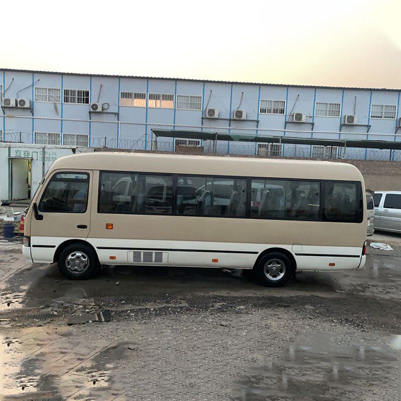 Gebrauchtes Toyota Coaster Bus mit 3300 mm Radstütze und 30 Sitzen