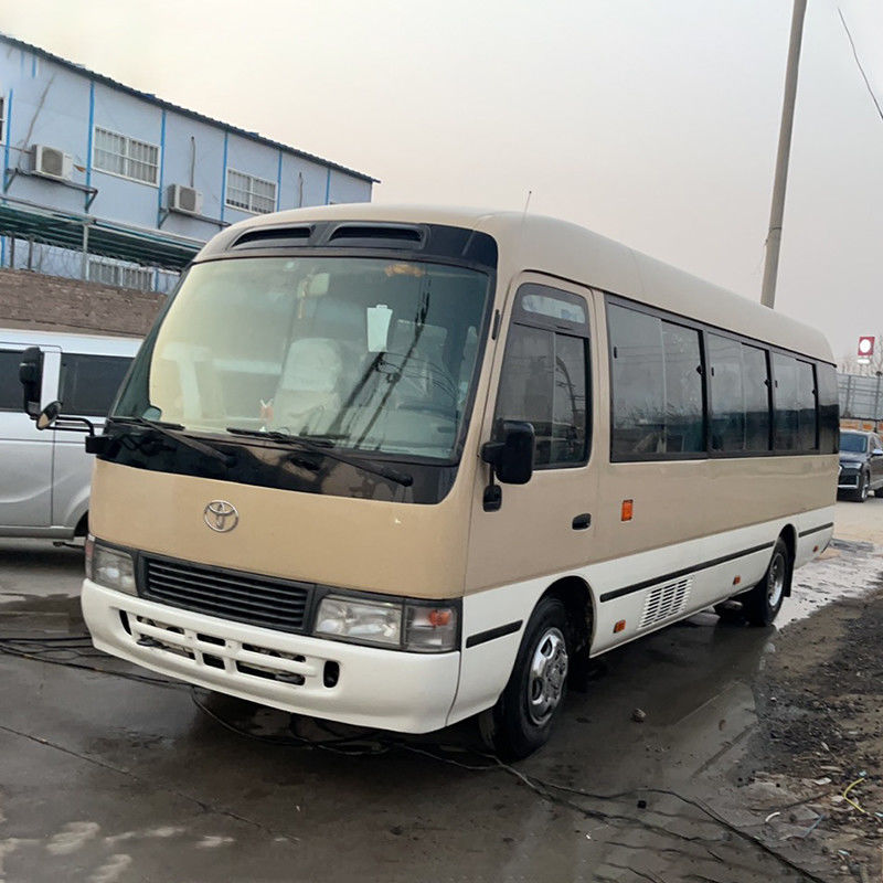 Gebrauchtes Toyota Coaster Bus mit 3300 mm Radstütze und 30 Sitzen