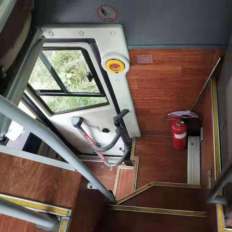 2015 Jahr 59 Sitzplätze Luxus-Tourenbus mit Motorkapazität 8L und Max. PS 375