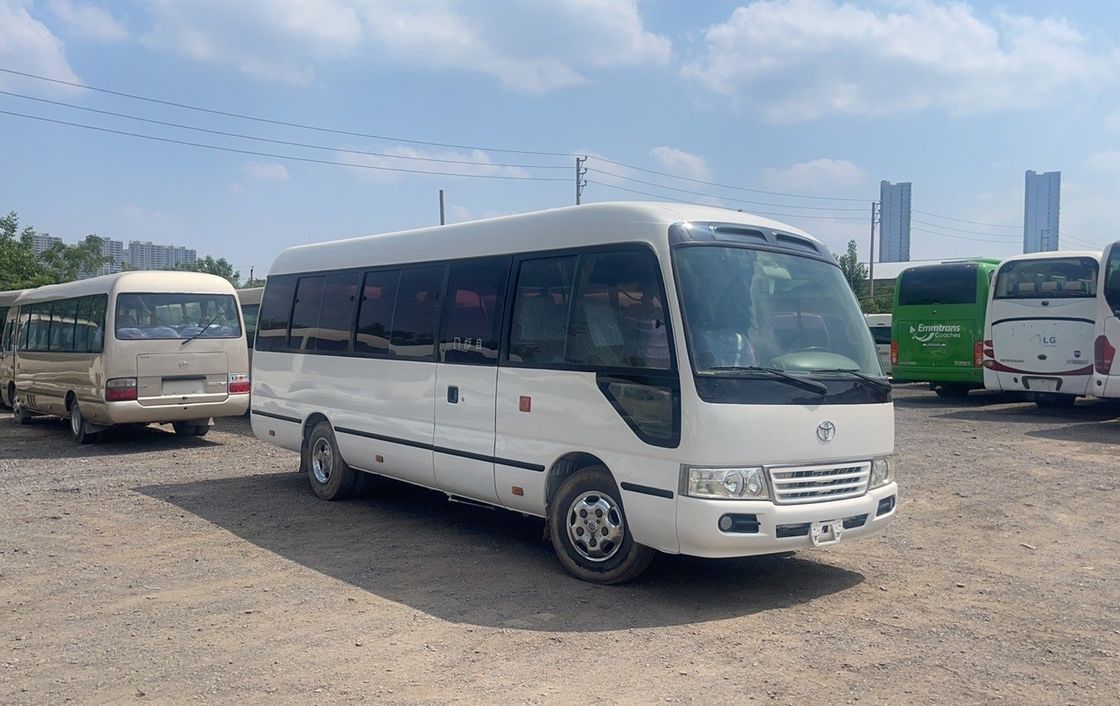 3935 mm Radstütze Toyota Coaster Bus mit 19-29 Sitzplätzen Schließfenster Schiebetüren