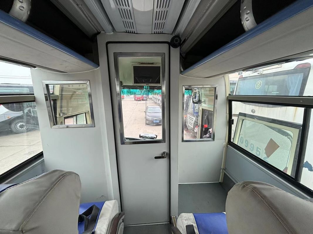 50-Sitzer-Passagierbus mit individueller Farbgestaltung und Euro 3-Emissionsstandard