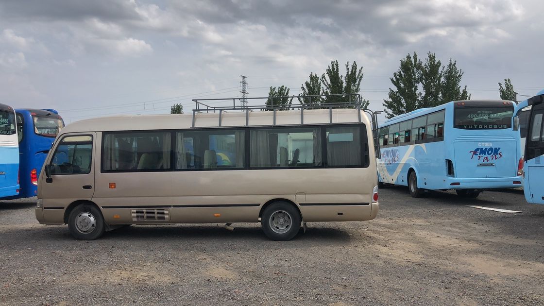 30 Sitzplätze Toyota Coaster Bus in gutem Zustand LHD Sitzplatz Kapazität 30 7.00R16 Reifen 30 Sitzplätze