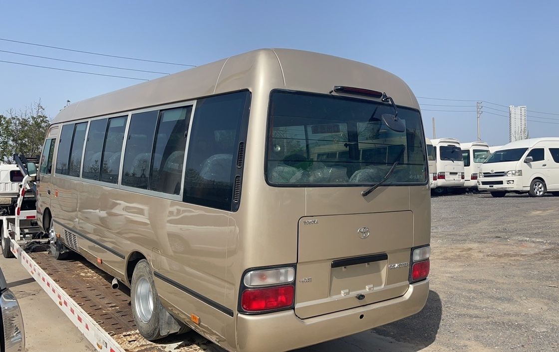 24 Sitzplätze Toyota Coaster Bus gut renoviert mit 7.00R16 Reifen und G.V.W. Kg 5900