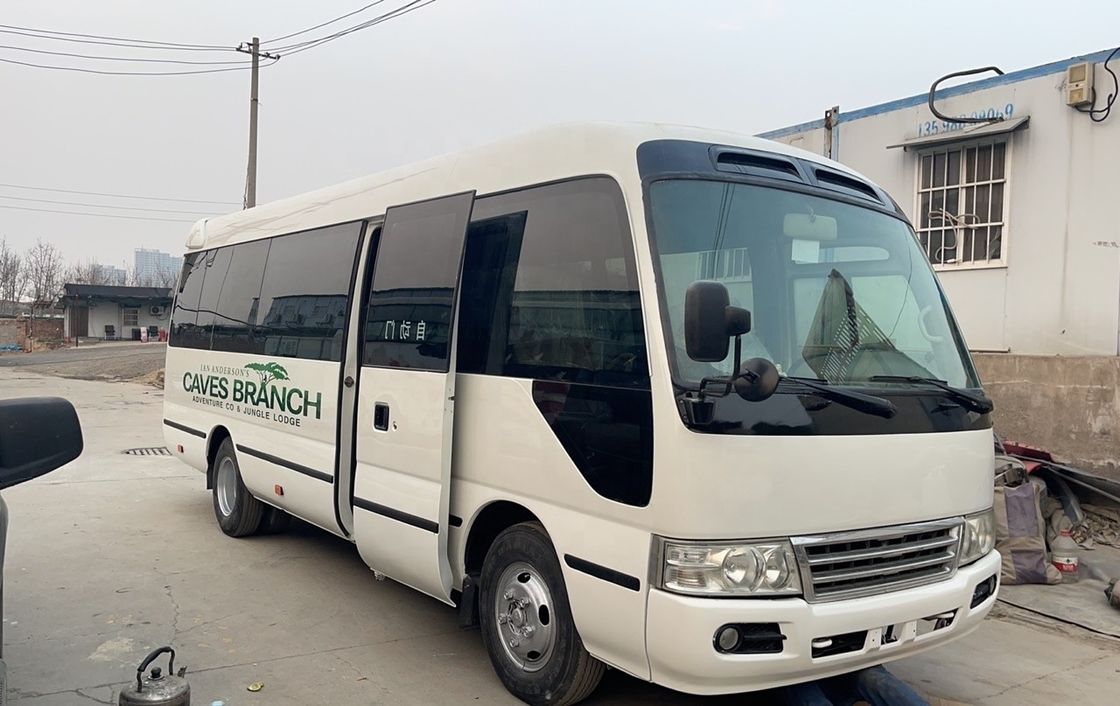 30 Sitzplätze in gutem Zustand Gebraucht Diesel Toyota Coaster Busse Motor Kapazität 6-8L Diesel