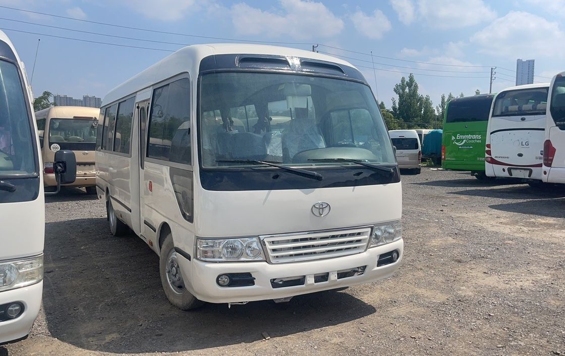Gebrauchtes 30-Sitzer Diesel-Toyo Ta Coaster Bus mit gutem Zustand und EURO 3 Emission