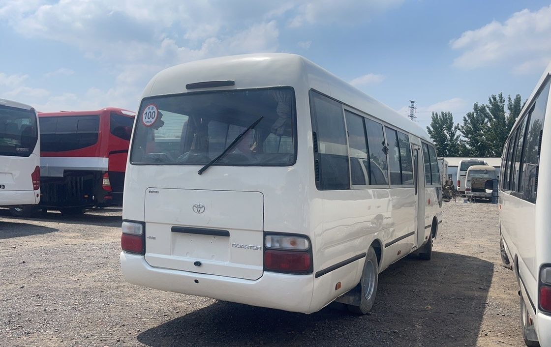 Gebrauchtes 30-Sitzer Diesel-Toyo Ta Coaster Bus mit gutem Zustand und EURO 3 Emission