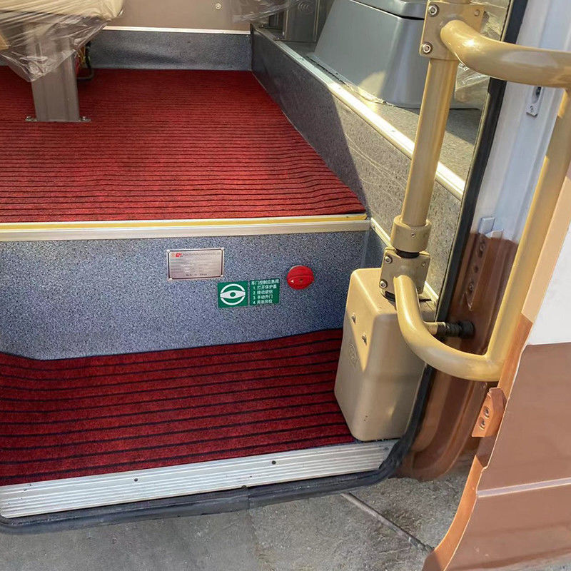 Gebrauchtes 30-Sitzer-Toyota-Coaster-Bus in gutem Zustand LHD-Diesel mit Euro-3-Emission