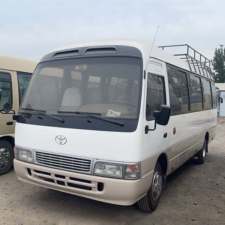 Gebrauchtes Diesel 30-Sitzer Toyota Coaster Bus in gutem Zustand LHD 7.00R16 Reifen G.V.W. 5900 kg