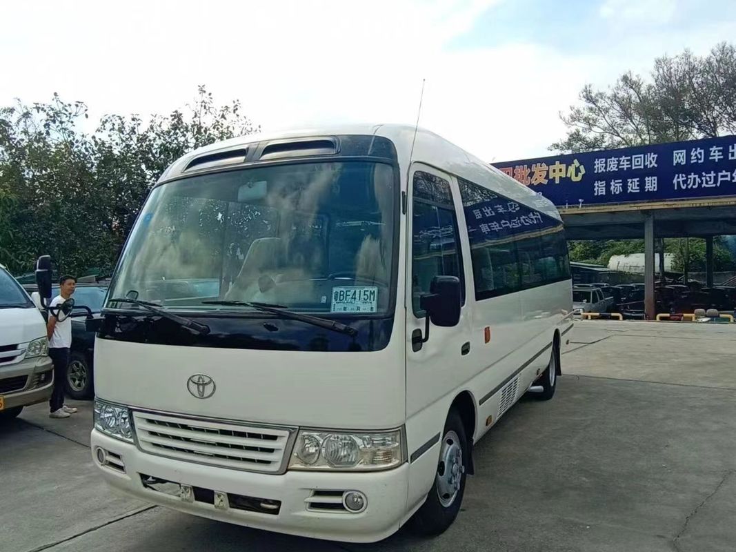 Gebrauchtes Toyo ta Coaster 30-Sitzer-Bus mit Dieselmotor in gutem Zustand und erschwinglich