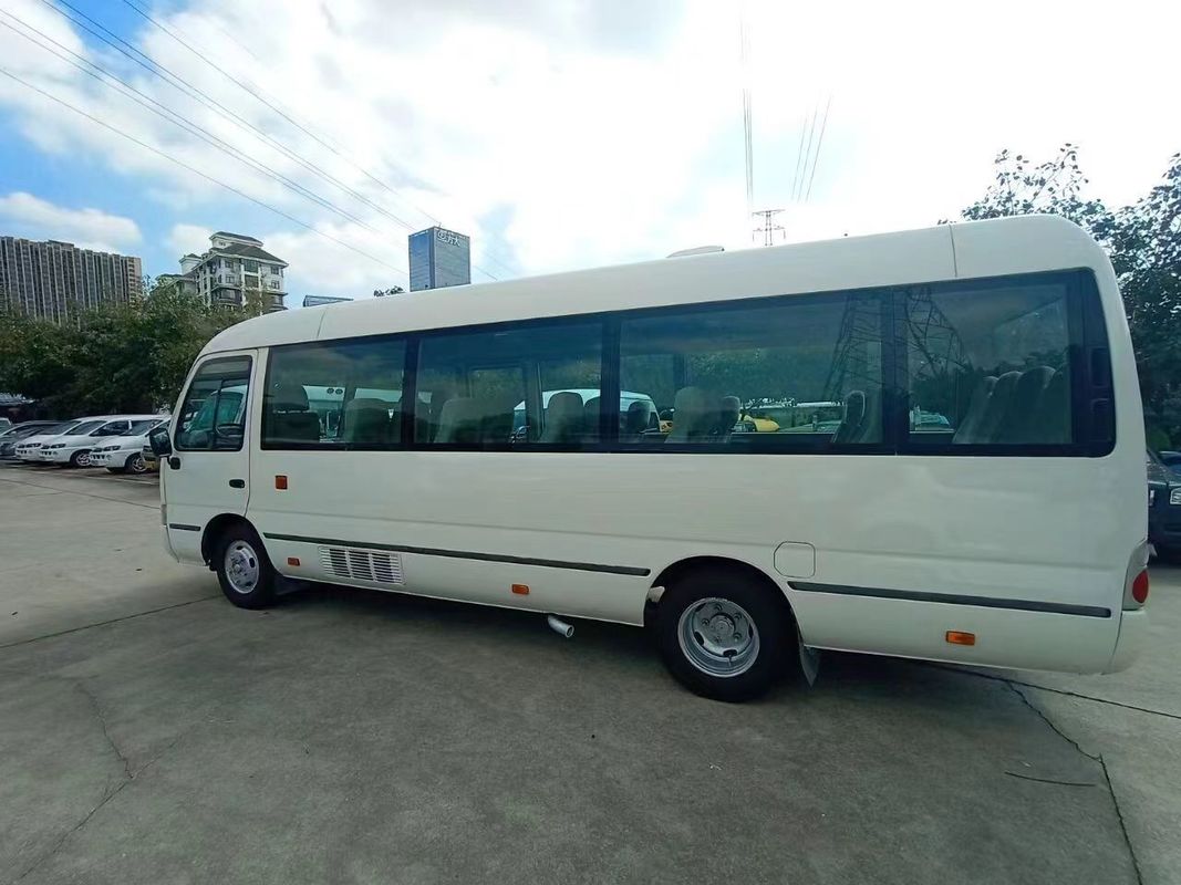 Gebrauchtes Toyo ta Coaster 30-Sitzer-Bus mit Dieselmotor in gutem Zustand und erschwinglich