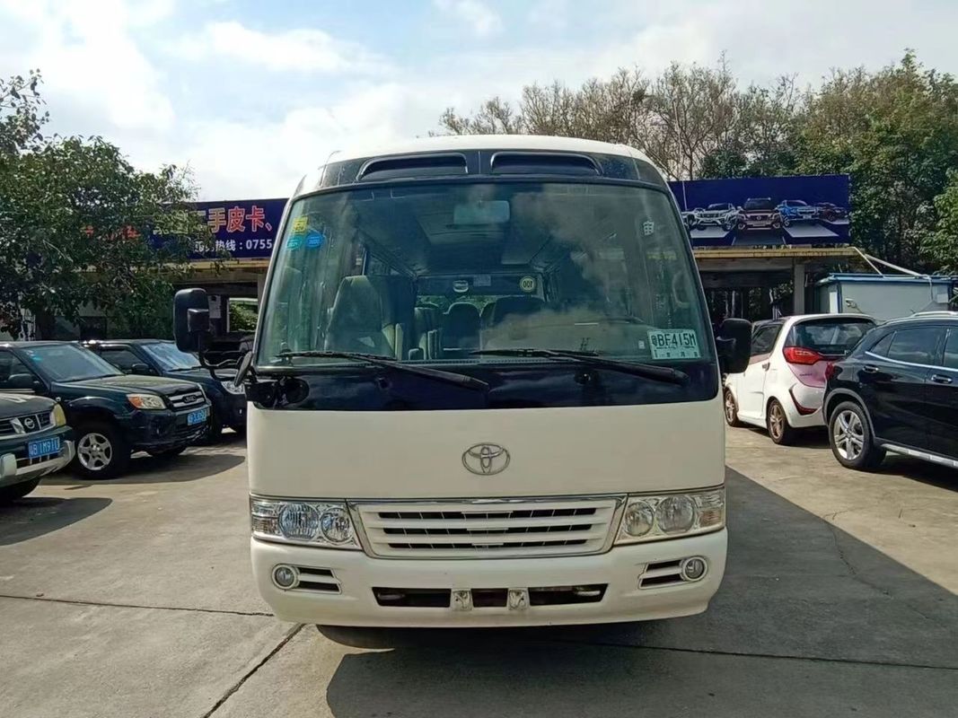 Gebrauchtes Toyo ta Coaster 30-Sitzer-Bus mit Dieselmotor in gutem Zustand und erschwinglich
