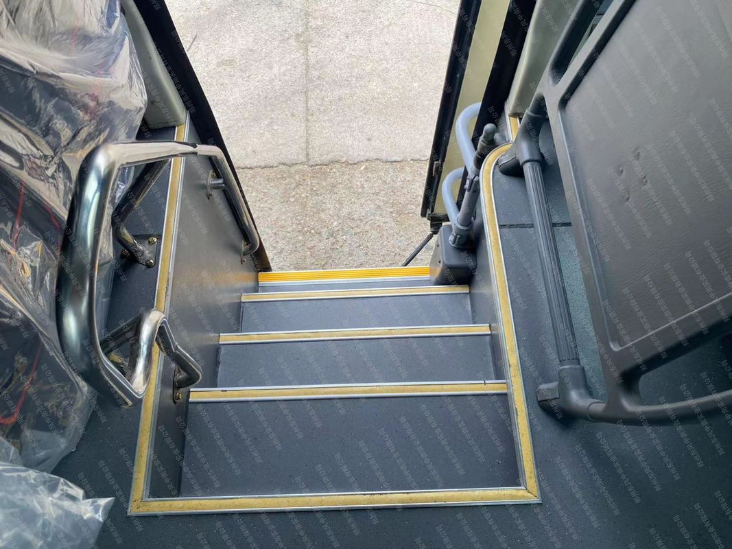 Gebrauchtes Bus mit 50 Sitzplätzen in gutem Zustand und 6300 mm Radstand in LHD Luxus Design