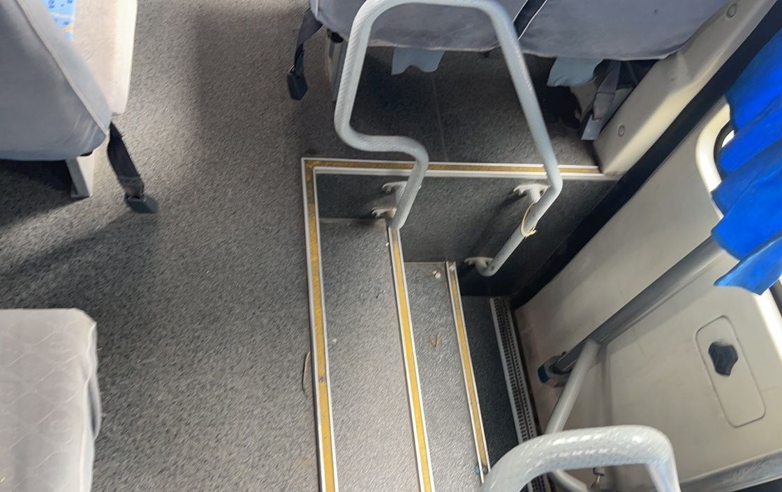 Perfekt renoviert 65 Passagiere 65 Sitze Bus mit Motor und Langradstütze