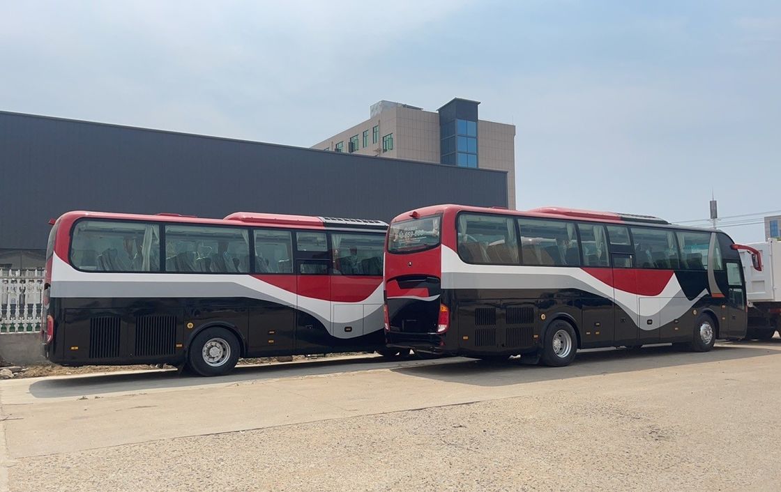 70-Sitzer-Laufwagen Bus Luxus-Tour-Passagierautobus mit 8L-Motor und Dieselkraftstoff