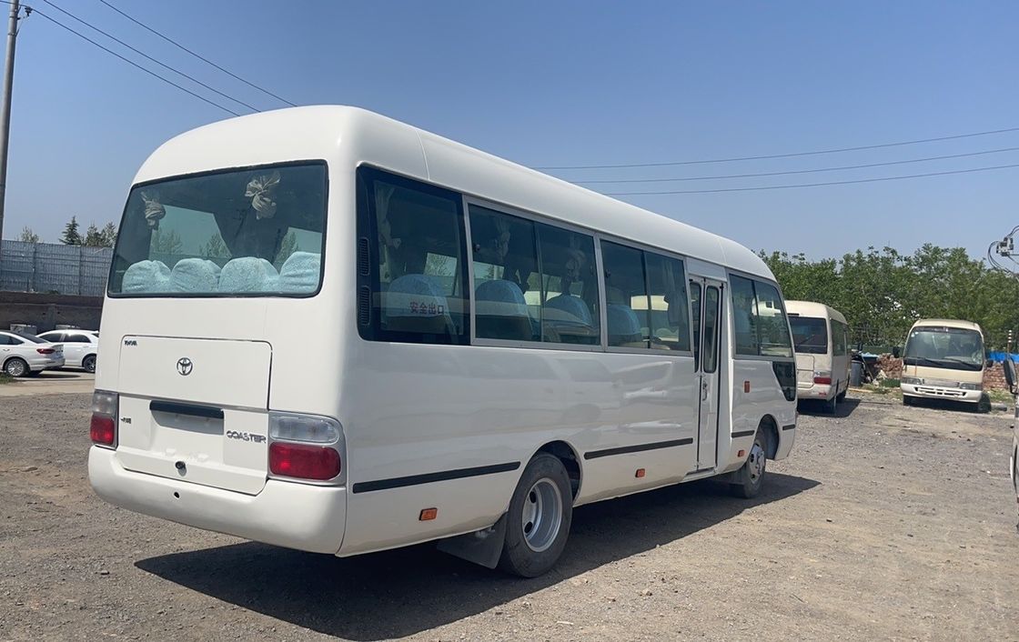 Gebrauchtes Toyota Coaster Bus mit Emission von EURO 3 und Handgetriebe in gutem Zustand