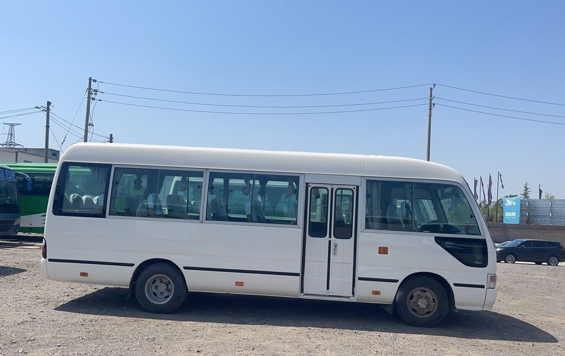 Gebrauchtes Toyota Coaster Bus mit Emission von EURO 3 und Handgetriebe in gutem Zustand