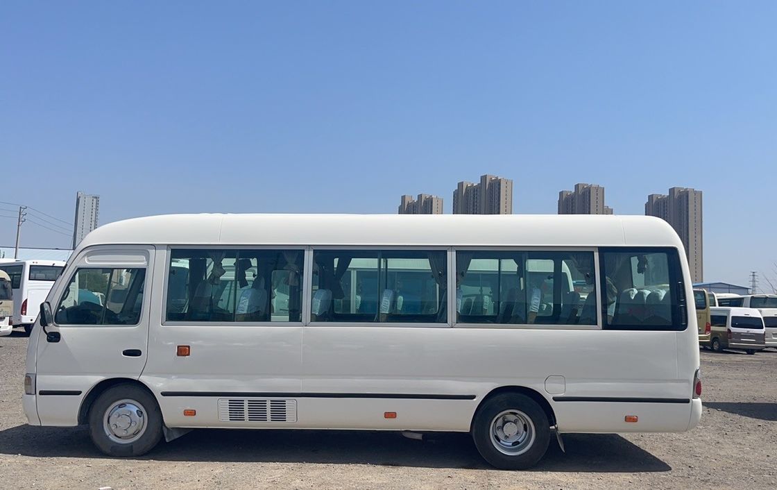 Gebrauchtes Toyota Coaster Bus mit Emission von EURO 3 und Handgetriebe in gutem Zustand