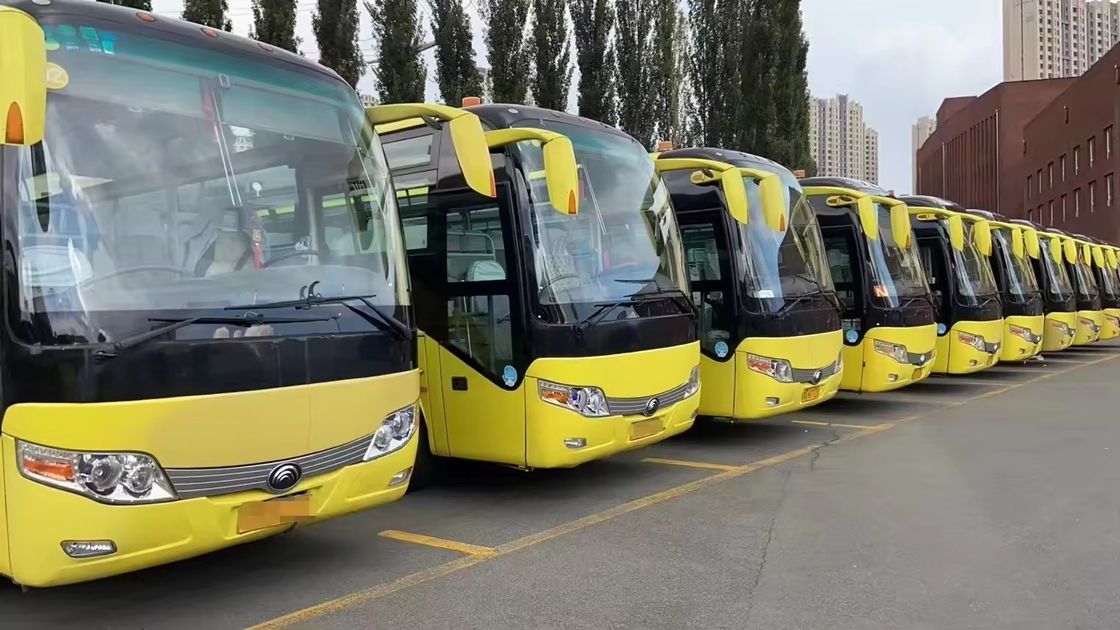 Euro 3 Emissionsstandard YUOTONG Bus mit 3 2 Sitzplätzen und 60 Sitzplätzen Luxusbusse