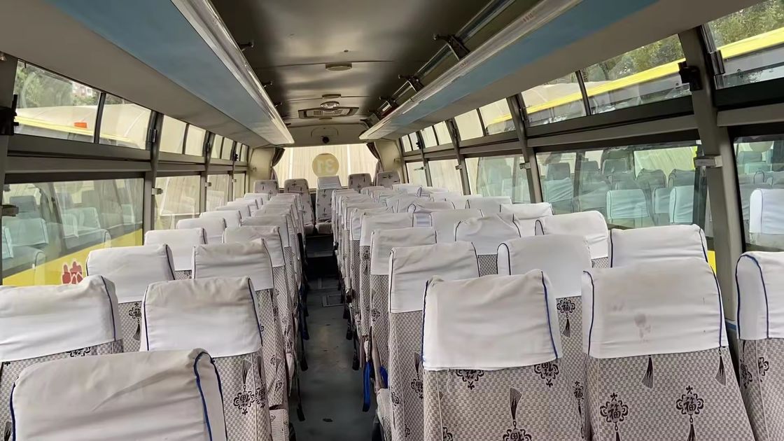 Euro 3 Emissionsstandard YUOTONG Bus mit 3 2 Sitzplätzen und 60 Sitzplätzen Luxusbusse
