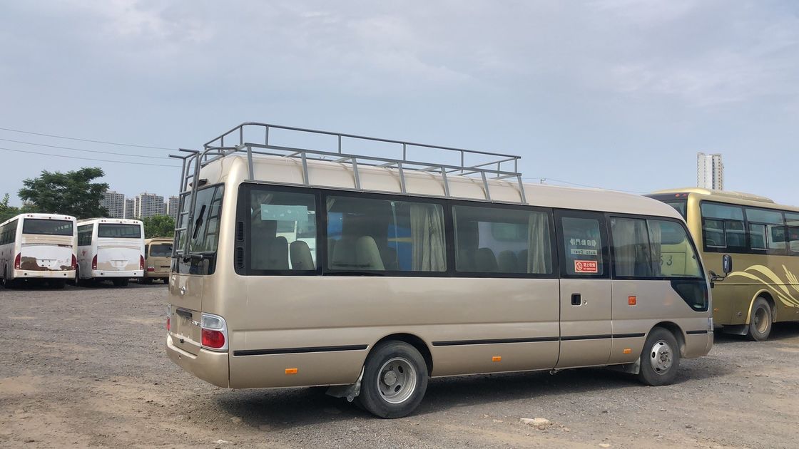 30-Sitzer Japan Gebrauchtbus Handbuch Toyota Coaster Bus mit 7005*2040*2785mm Abmessungen