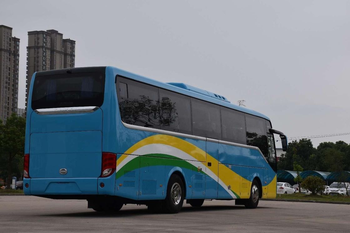 Diesel 50 Sitzplätze RHD Bus Euro 4 Emissionsstandard 6 8L Motorkapazität zu Ihrem Vorteil