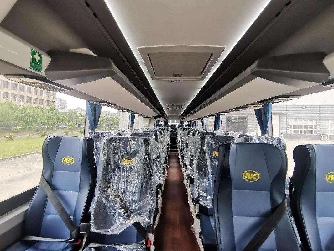 Diesel 50 Sitzplätze RHD Bus Euro 4 Emissionsstandard 6 8L Motorkapazität zu Ihrem Vorteil