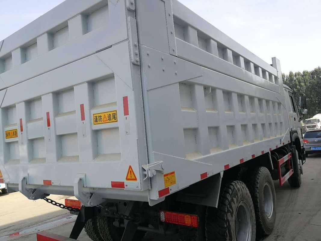 Gebrauchtes Sinotruck Howo 10 Räder 25 Tonnen Meter 20 Kubikmeter Dump Tipper Truck Euro 3 Manuell AC