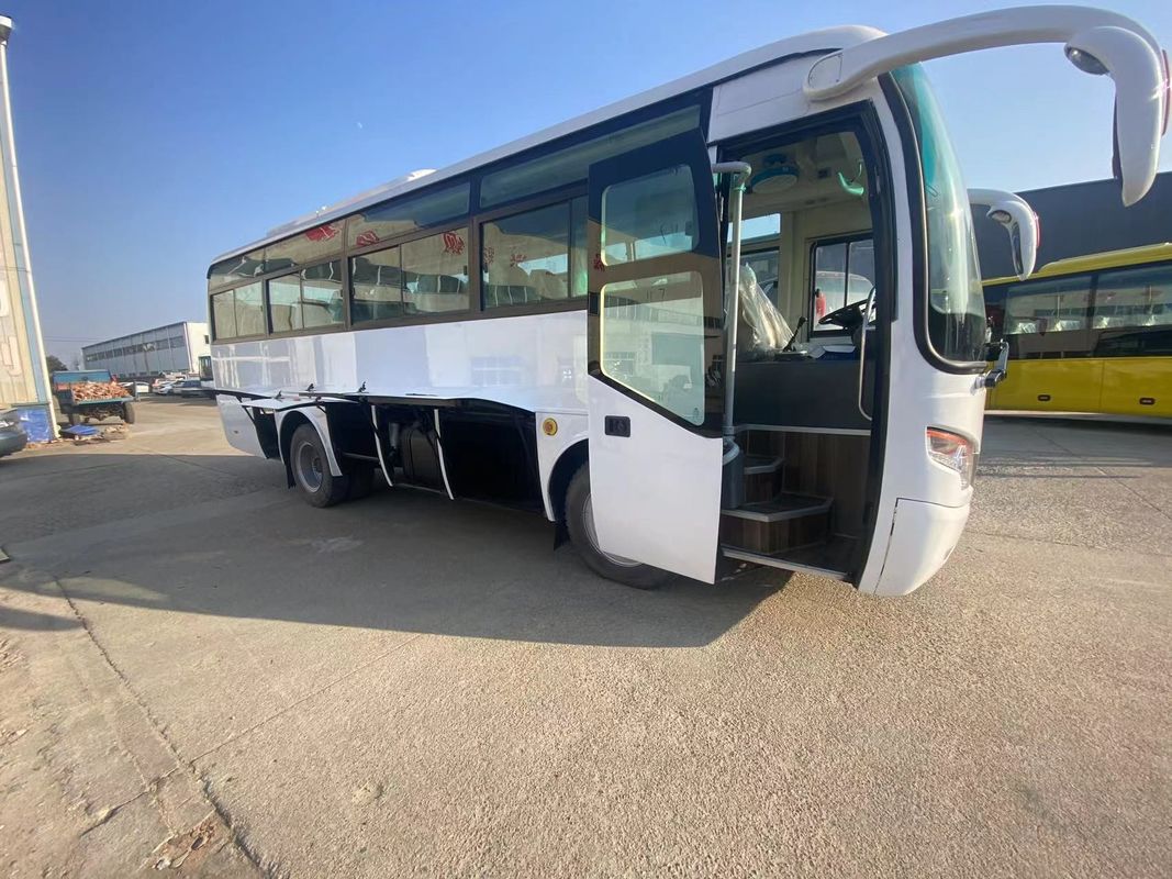Komfortable Luxussitze und Euro 3 Emissionsstandard 35 Sitz-Bus für Sie
