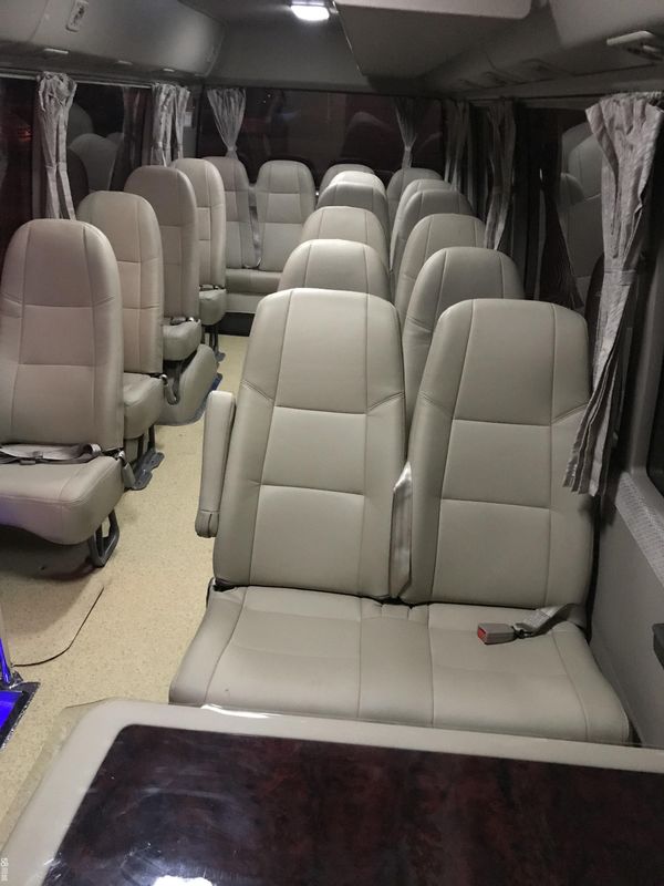 30 Sitzplätze Gebraucht-Toyota-Straßenbus in gutem Zustand und 7005*2040*2785 Reifen 9.00R20