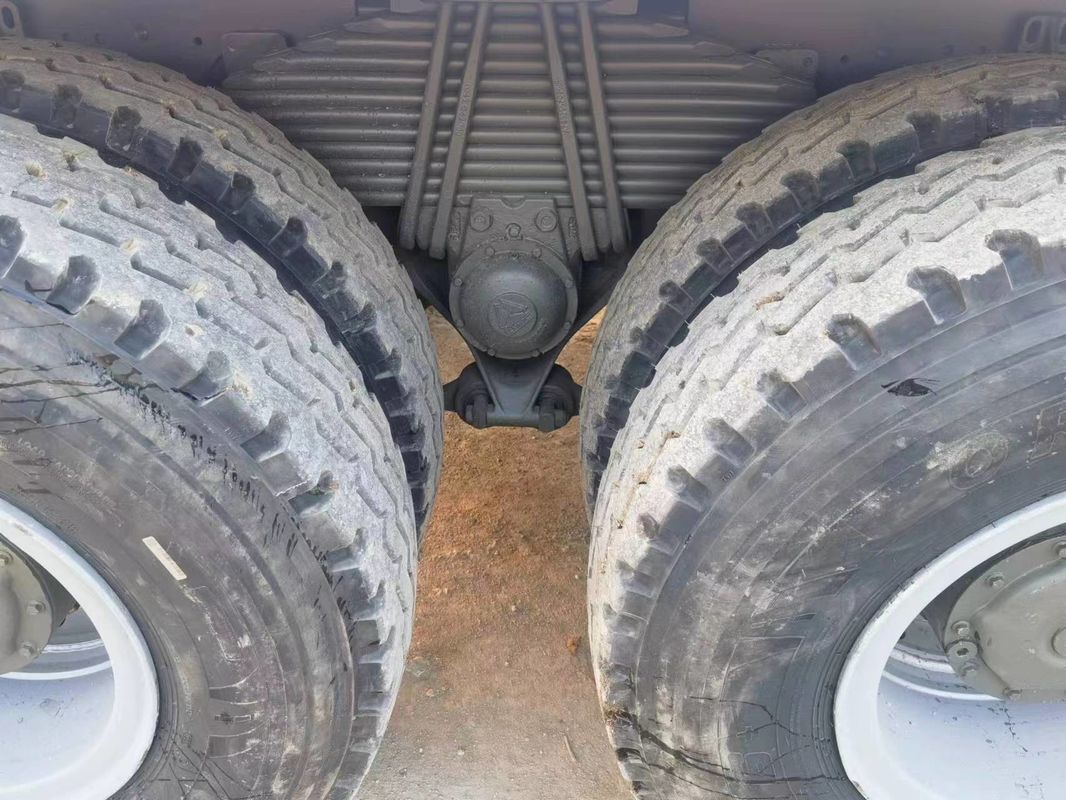 12 Räder Shacman F3000 8x4 Kipper Truck mit Multimedia-System und Motorkapazität 8L