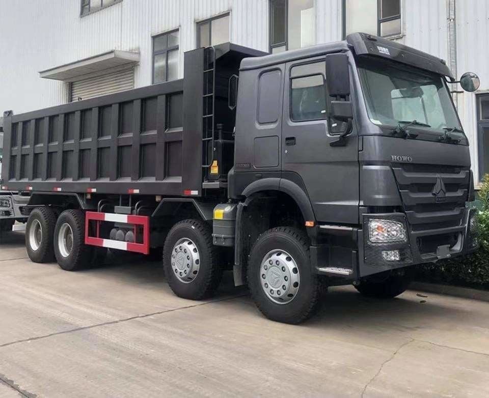 8x4 400 PS 12 Räder 50 60 Tonnen Kipper Dump Trucks mit 400-500 L Kraftstoffbehälter