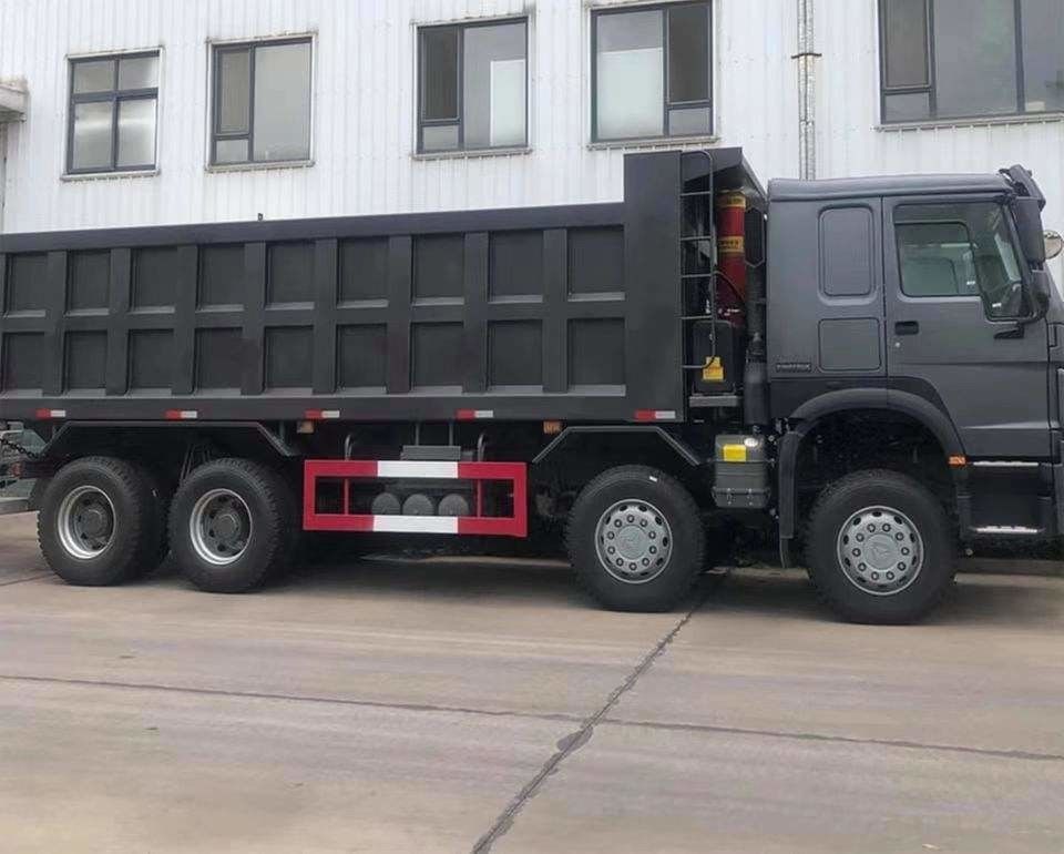 8x4 400 PS 12 Räder 50 60 Tonnen Kipper Dump Trucks mit 400-500 L Kraftstoffbehälter