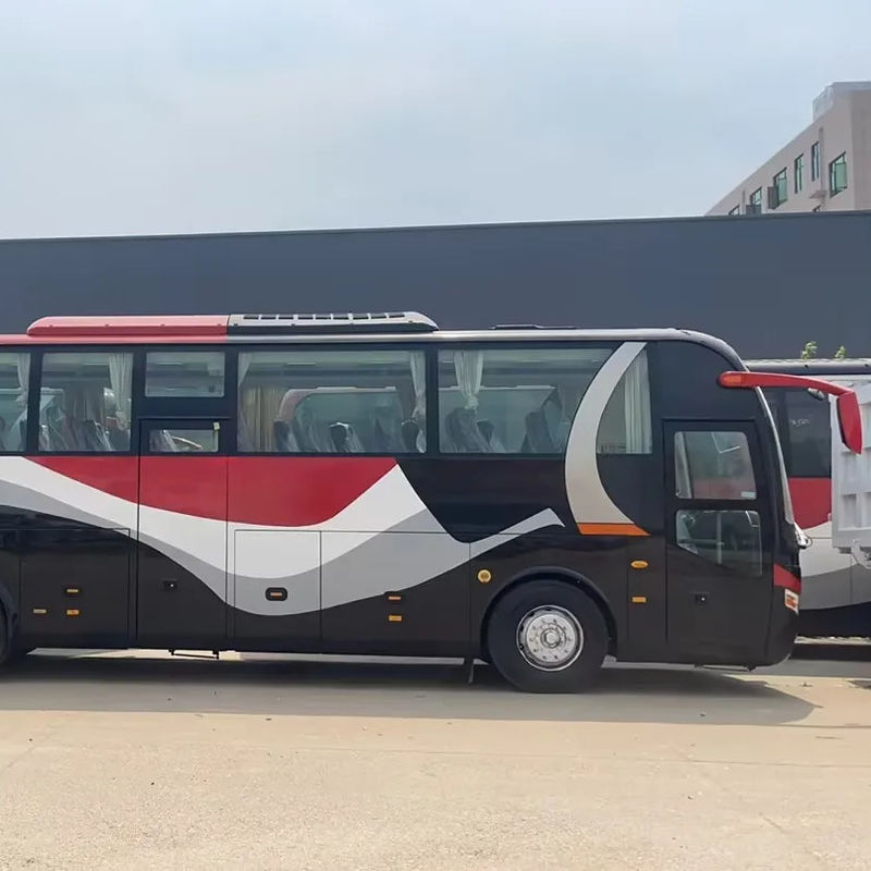 Finden Sie Ihren perfekten 47-Sitzer-Bus mit hinteren Motor und geringen Kilometerlauf von 56000km bei uns