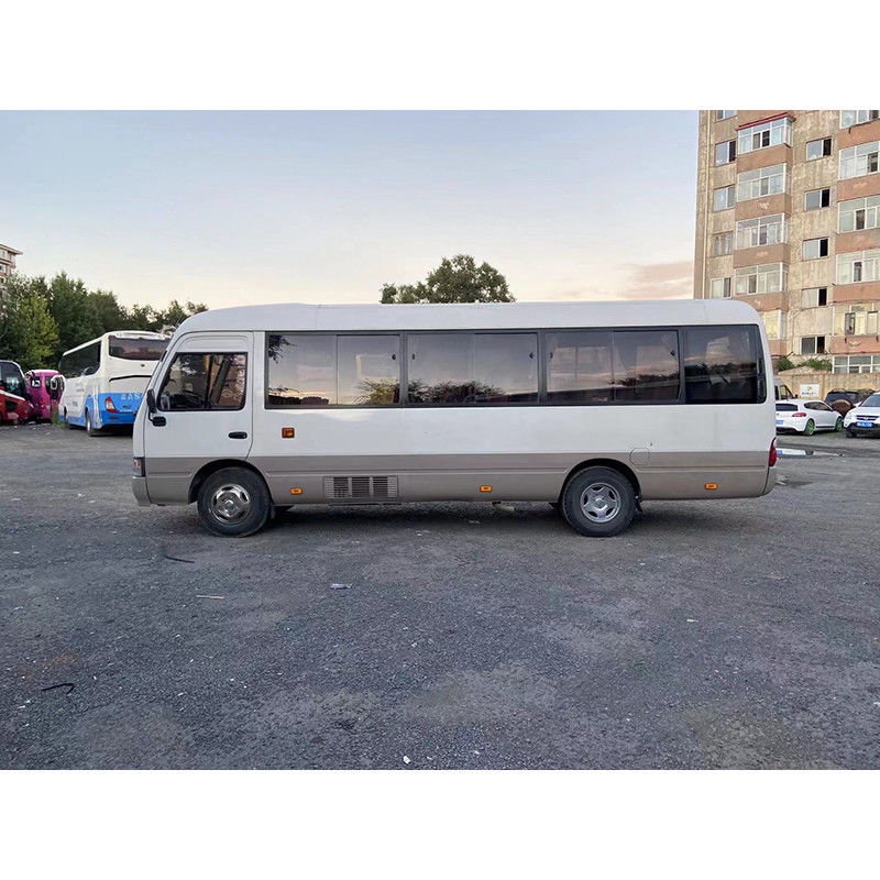 4000 Einheiten Dieselmotor Weiß TOYO TA Coaster Minibus für den Passagiertourismus