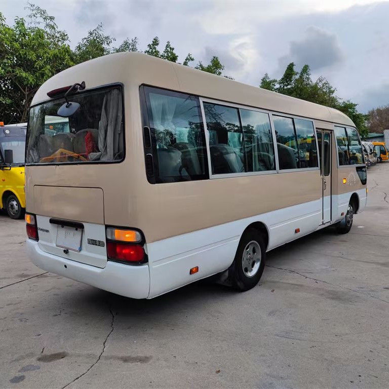Max-Leistung 113/5200kw Toyota Minibus Benzin- und Dieselmotor 29 Sitzplätze Gebrauchtbahnbus