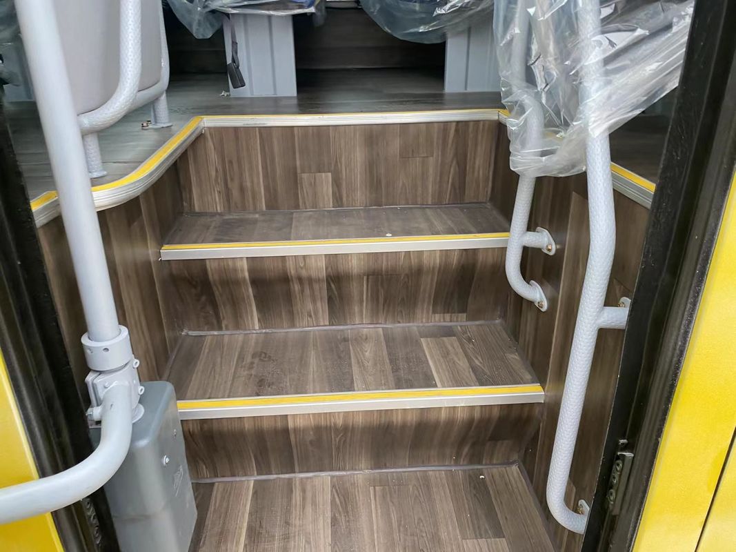 Luftaufhängung 65 Sitzplätze Gebraucht chinesischer RHD Luxus Bus Nizza 2017-2019 renoviert