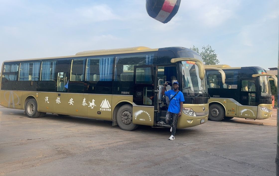 Bestand von 65 Sitzplätzen LHD-Tourbus mit Euro 3-Emissionsstandard und Blattfeder-Aufhängung