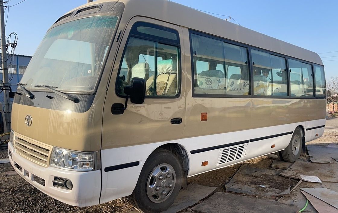 Gebrauchtes 30-Sitzer-Toyota Coaster Kleinpassagierbus mit Klimaanlage für den afrikanischen Markt