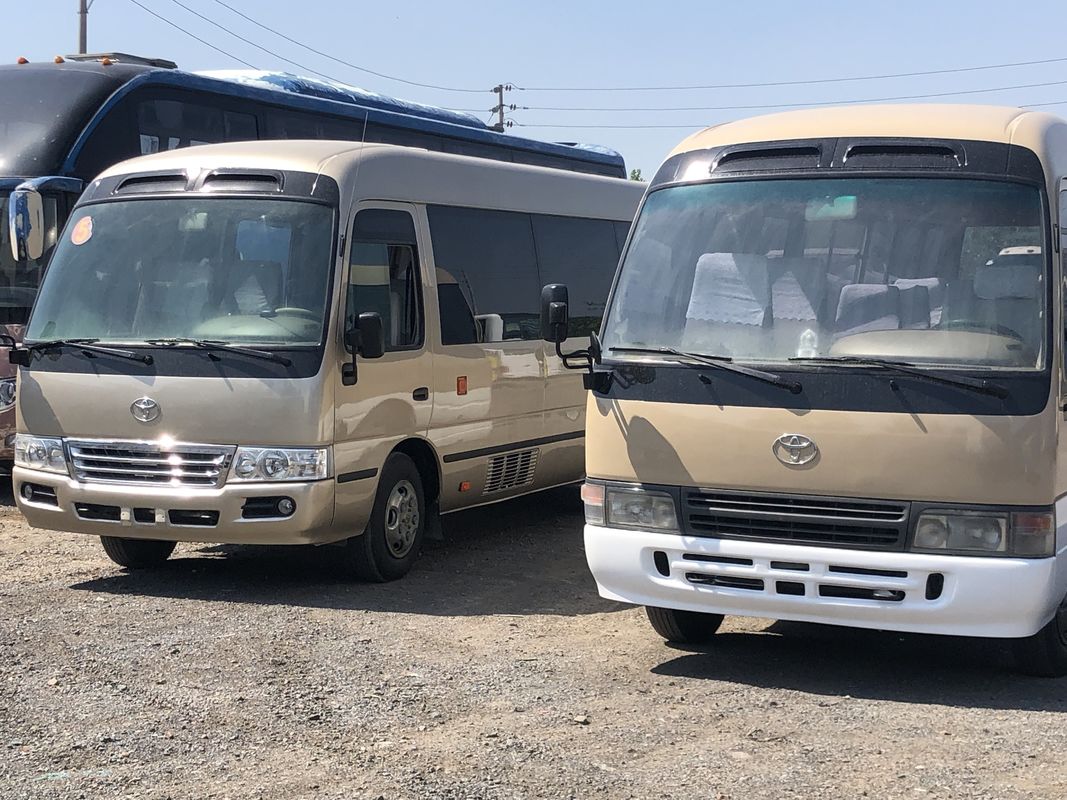 Gebrauchtes Dieselmotor 30-Sitzer Toyota Coaster Bus in gutem Zustand