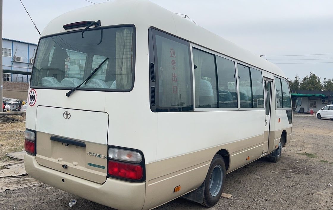 2015 in gutem Zustand 30 Sitzplätze Diesel Typ Gebraucht-Coaster Bus V6 4.0 6GR 2.7L VVT-I-Motor