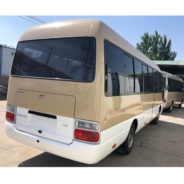 Yuchai Motor Gebraucht Toyota Coaster Minibus mit 30 Sitzplätzen und Euro 2 Emissionsstandard