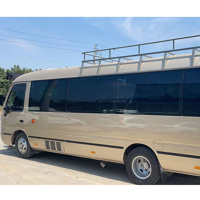 Yuchai Motor Gebraucht Toyota Coaster Minibus mit 30 Sitzplätzen und Euro 2 Emissionsstandard
