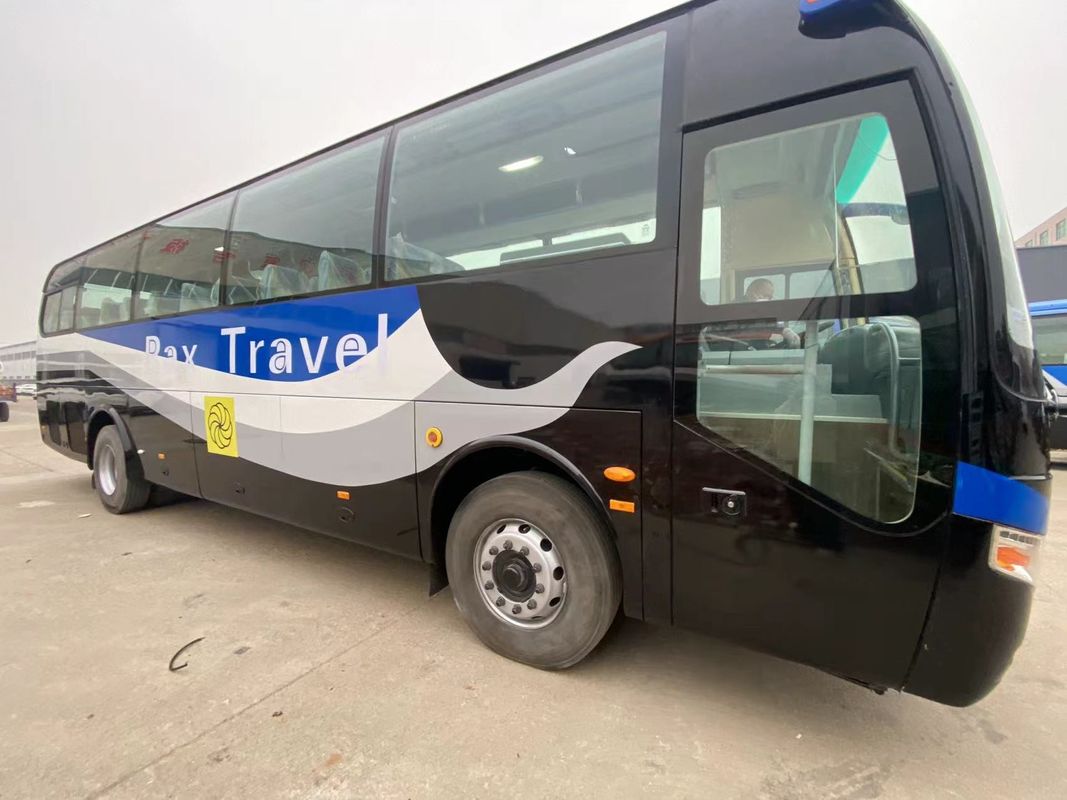 Ausgestatteter 57-Sitzer-Touristenbus Luxusbus mit 4-6-Liter-Motorkapazität