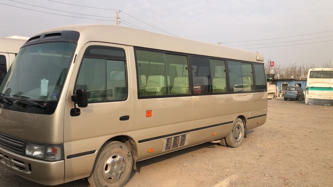 Toyo ta Coaster Bus mit YC4FA130-30 Motor und Hochgeschwindigkeit in ausgezeichnetem Zustand