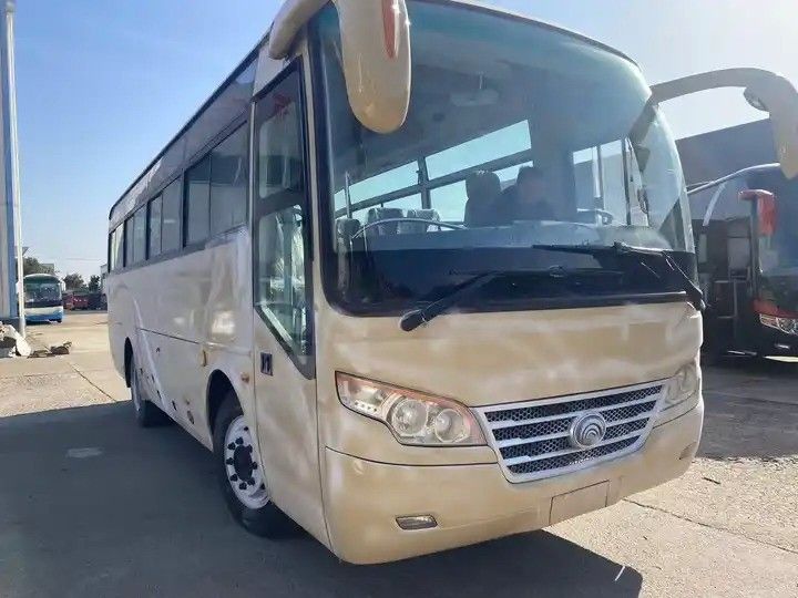 Leaf Spring Suspension 35 Sitze Gebrauchtbus mit Servolenkung und Luxussitze